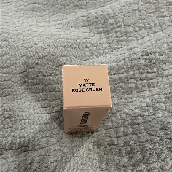 Burberry Kisses Matte Rose Crush (19) - Sold Out in stores - Picture 5 of 5